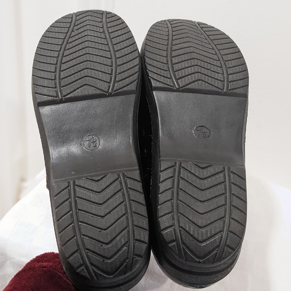 Leather clogs by Cushion Aire - Picture 13 of 14